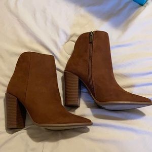 NWOB QUPID Suede Boots Women’s Size 7